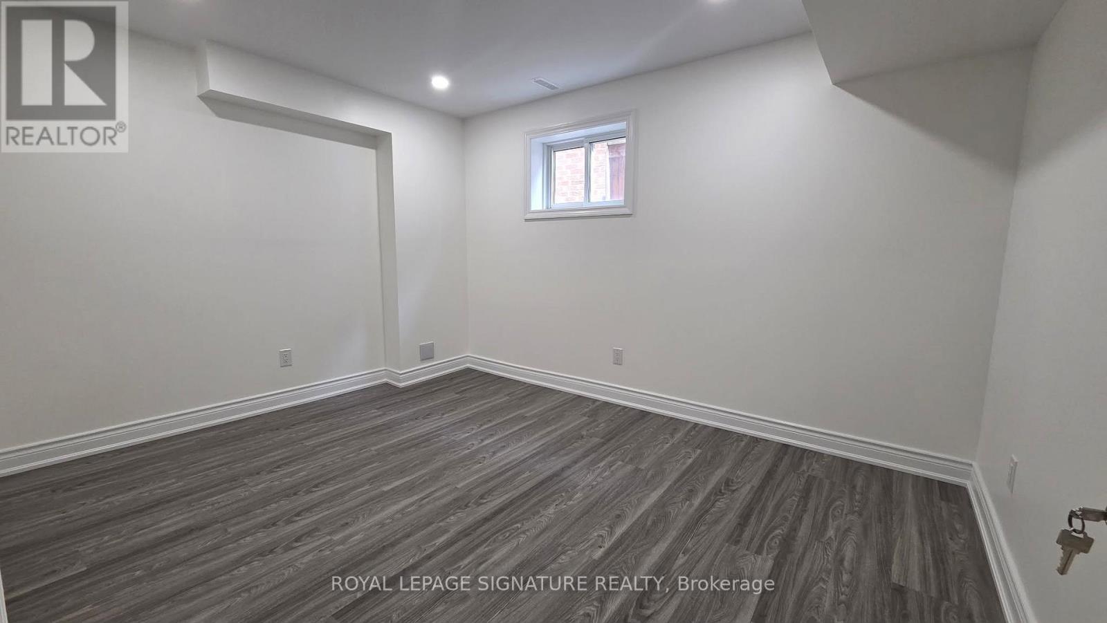 Basement 2 - 3137 Sunnyhill Drive, Mississauga, Ontario L4X 2K5 - Photo 2 - W12951328