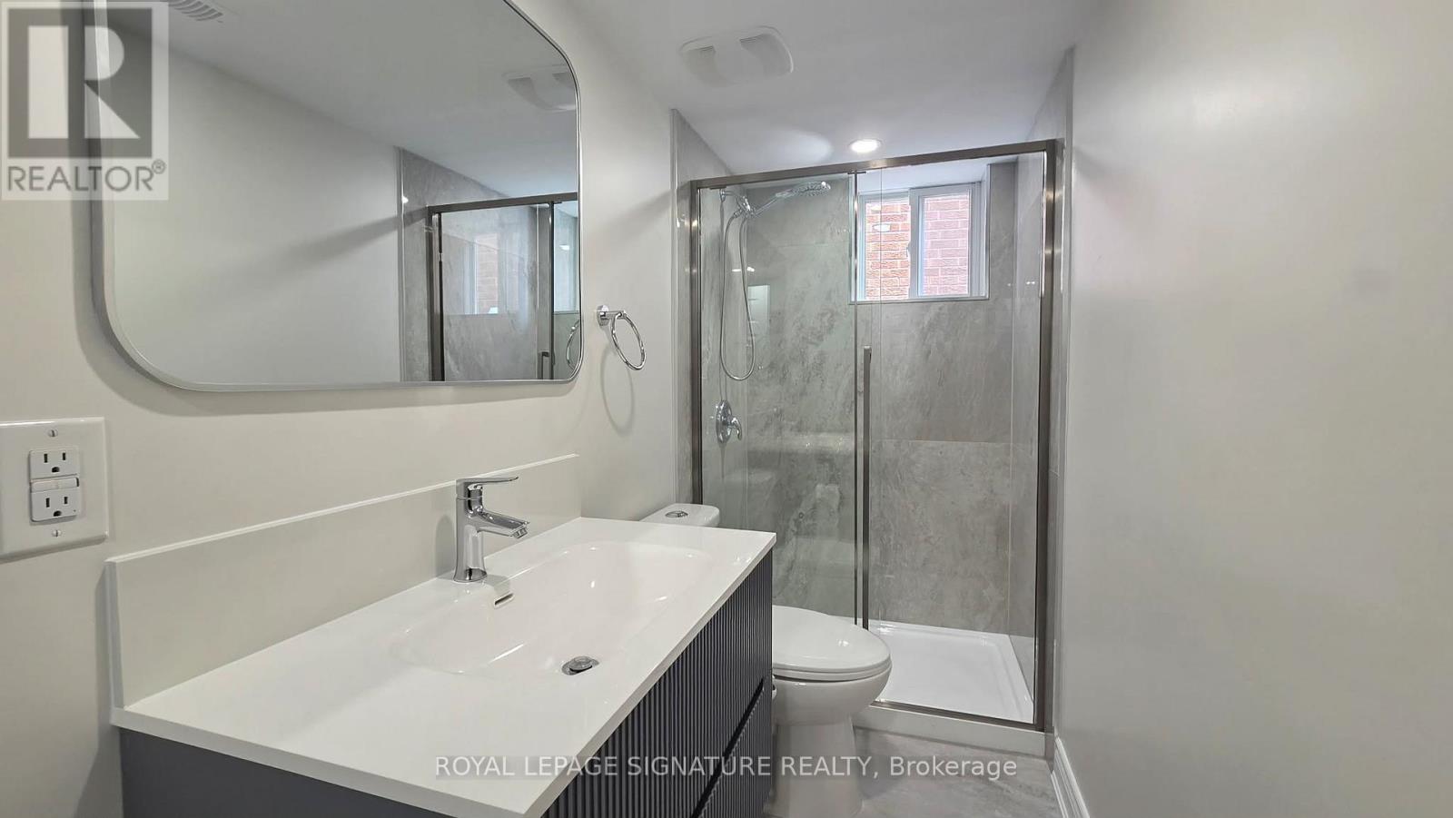 Basement 2 - 3137 Sunnyhill Drive, Mississauga, Ontario L4X 2K5 - Photo 6 - W12951328