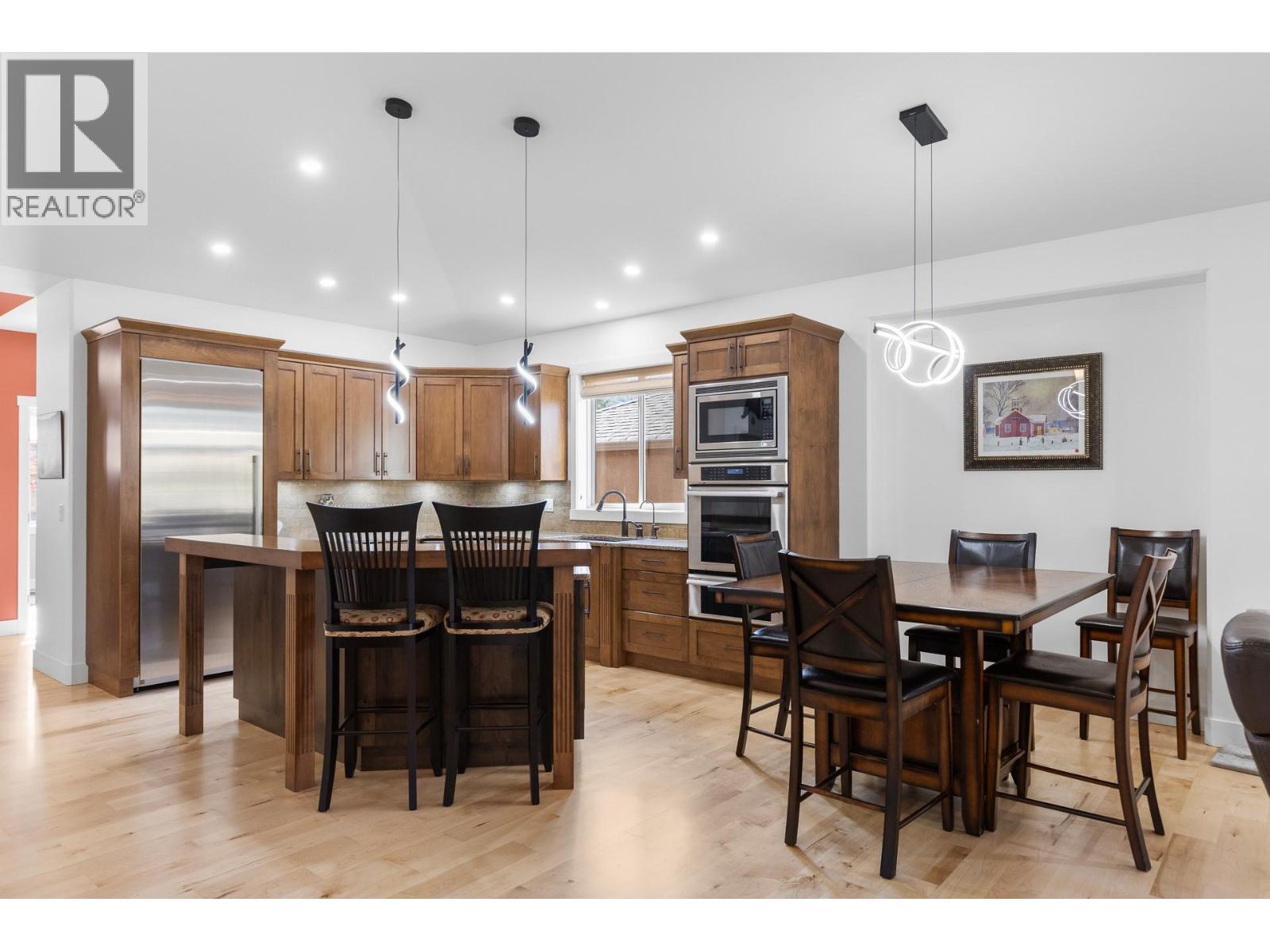 6833 MEADOWS Drive Unit# 40 Oliver Photo 16