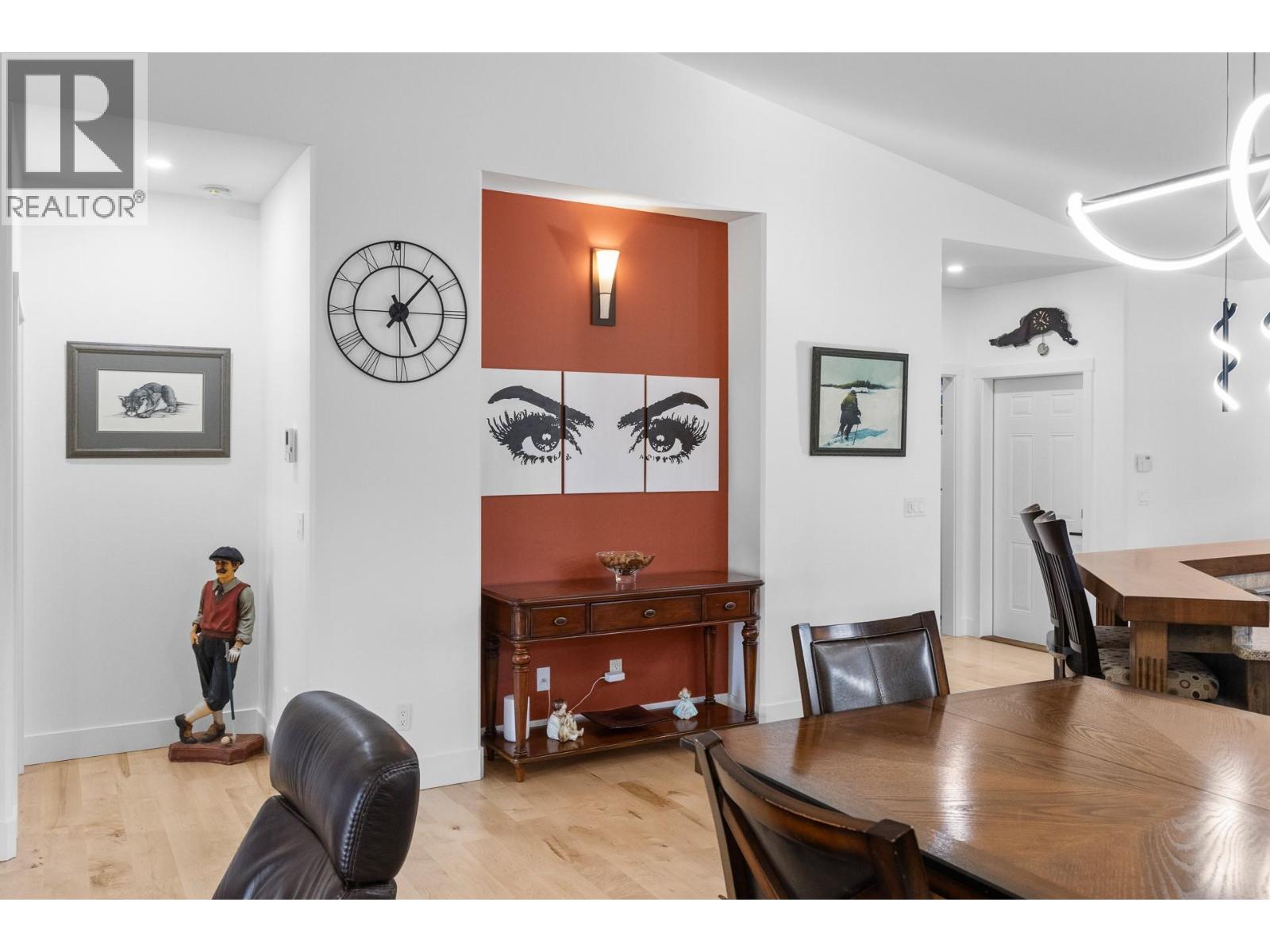 6833 MEADOWS Drive Unit# 40 Oliver Photo 49