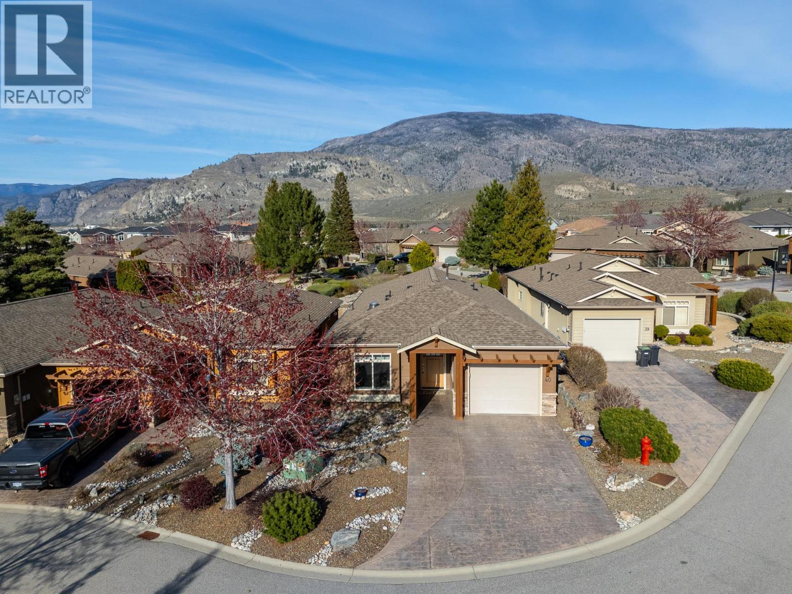 6833 MEADOWS Drive Unit# 40 Oliver Photo 60