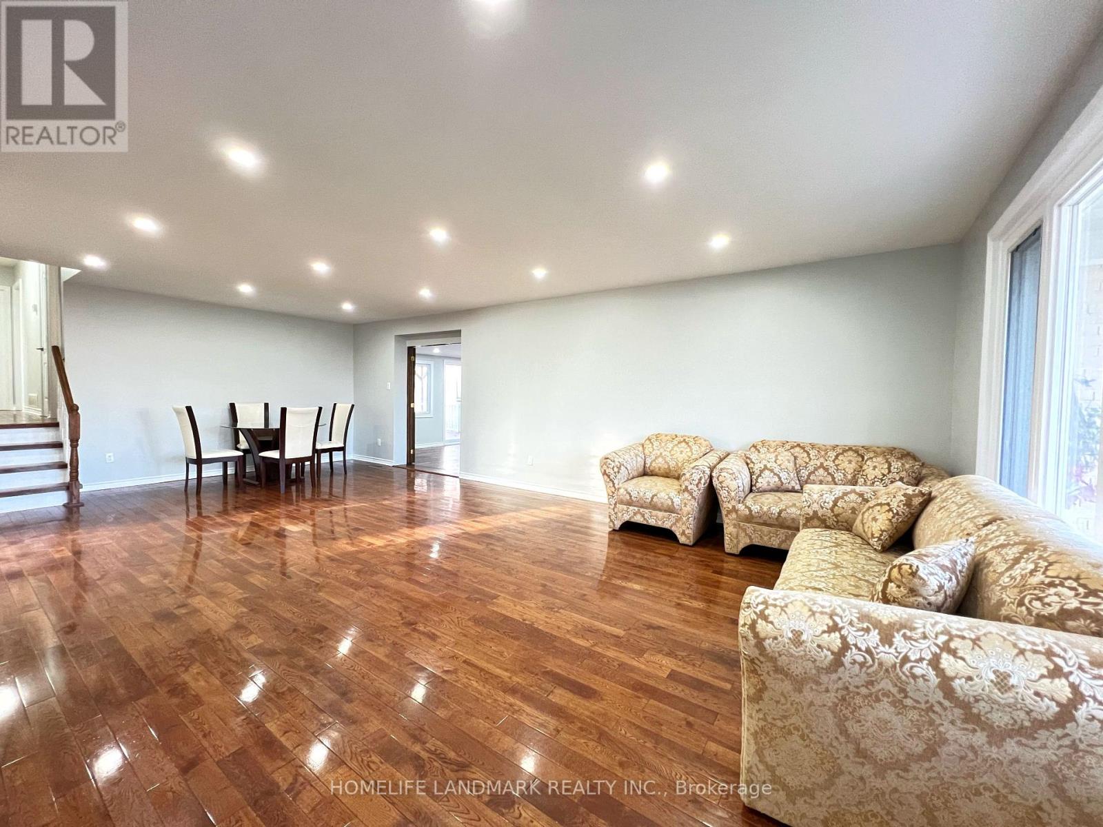 4 Ferncrest Gate, Toronto, Ontario  M1W 1C2 - Photo 3 - E12956546