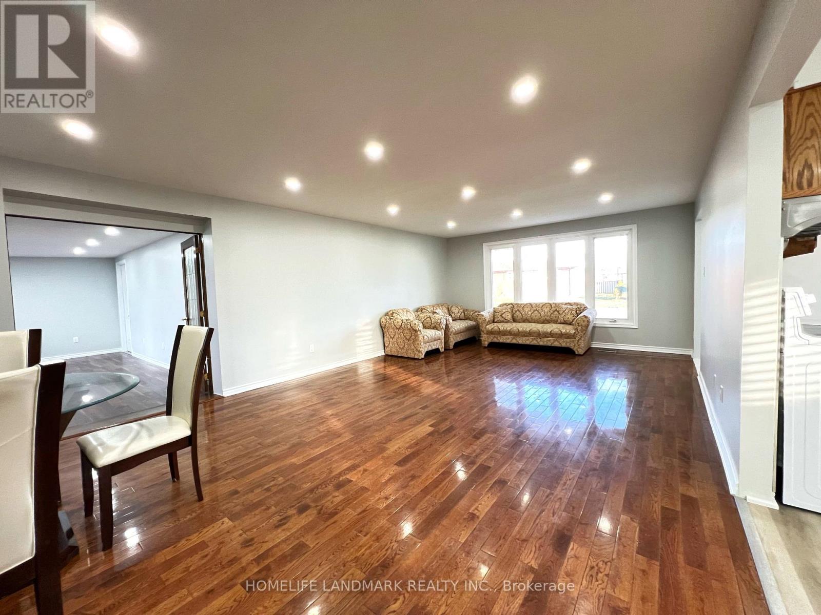 4 Ferncrest Gate, Toronto, Ontario  M1W 1C2 - Photo 5 - E12956546