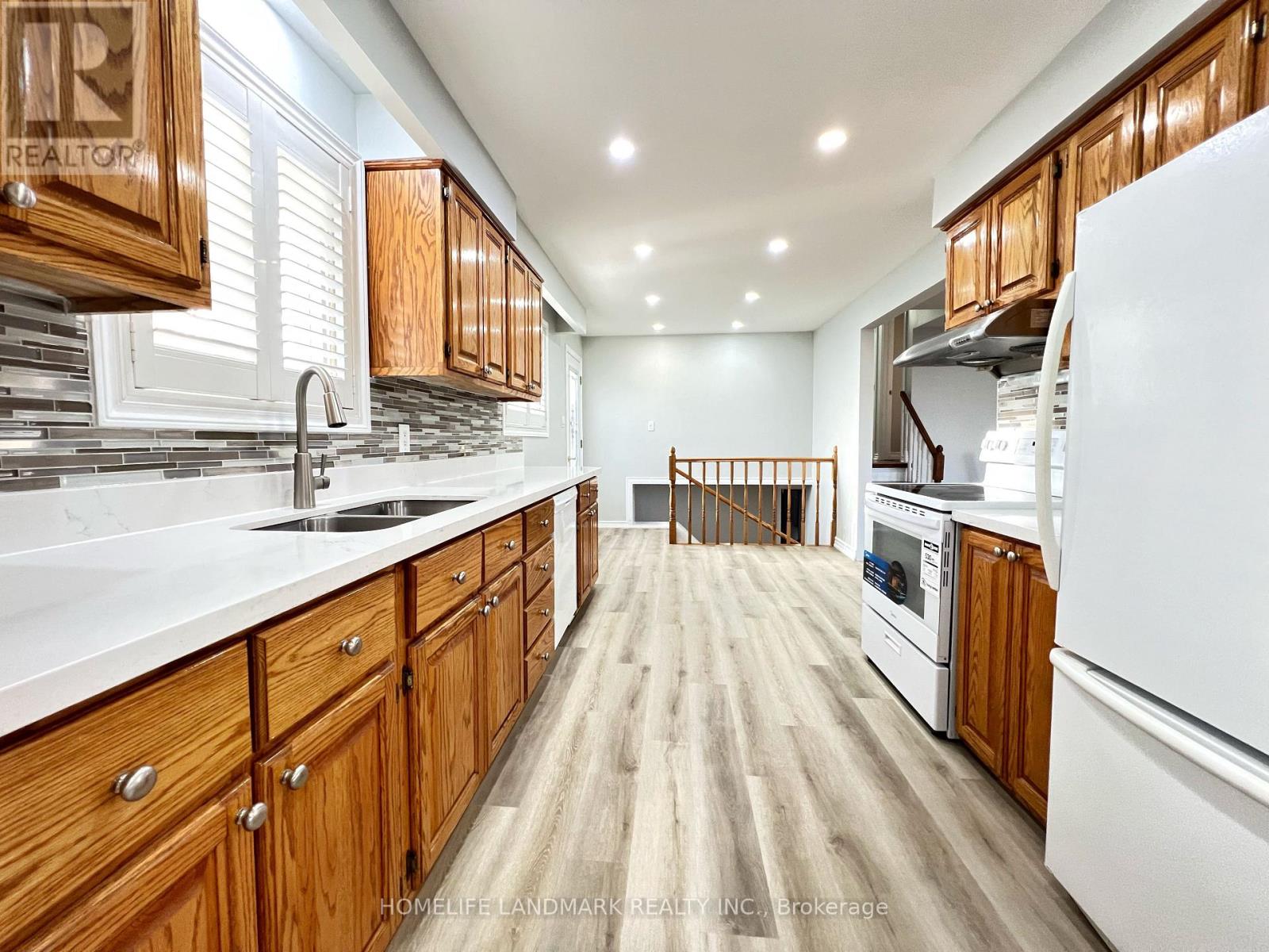 4 Ferncrest Gate, Toronto, Ontario  M1W 1C2 - Photo 6 - E12956546