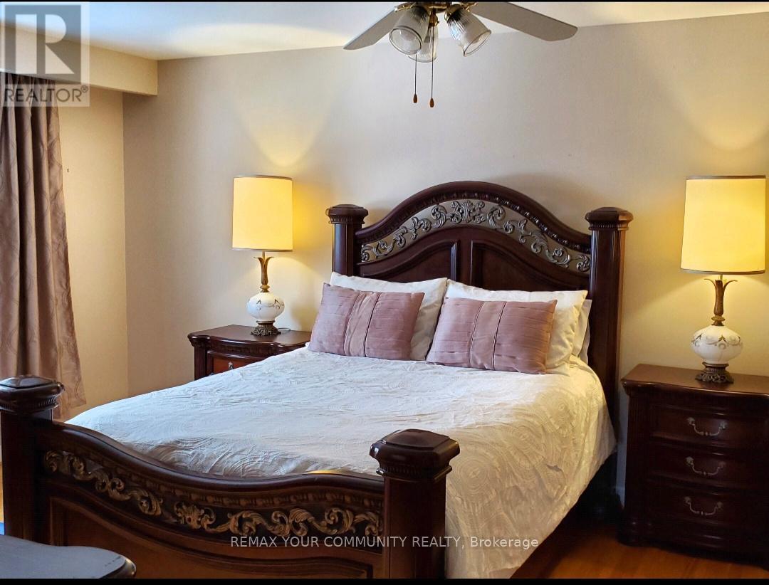 85 Royal Orchard Boulevard, Markham, Ontario  L3T 3C7 - Photo 22 - N12953128