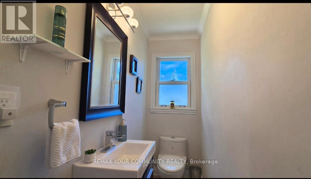 85 Royal Orchard Boulevard, Markham, Ontario  L3T 3C7 - Photo 9 - N12953128