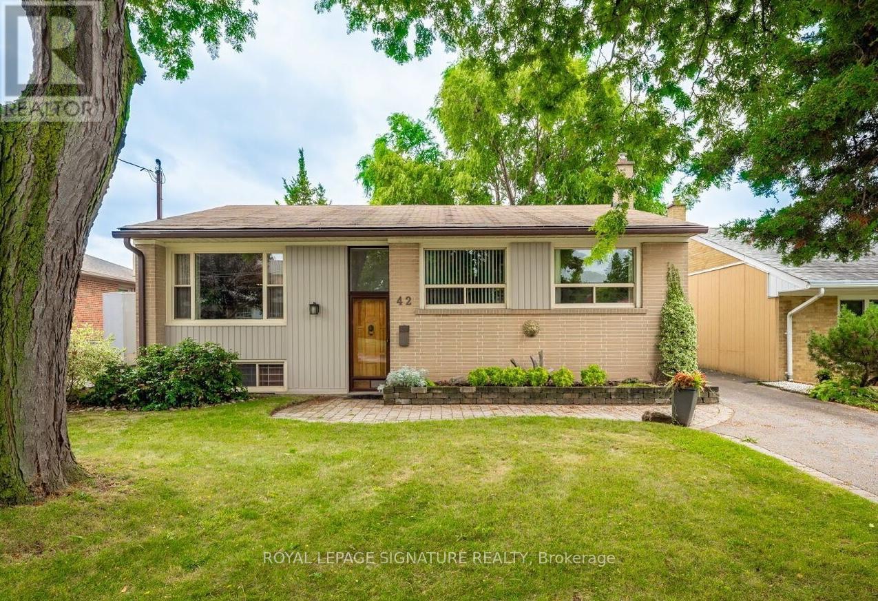 MAINFLOOR - 42 JUBILEE CRESCENT, Toronto, Ontario