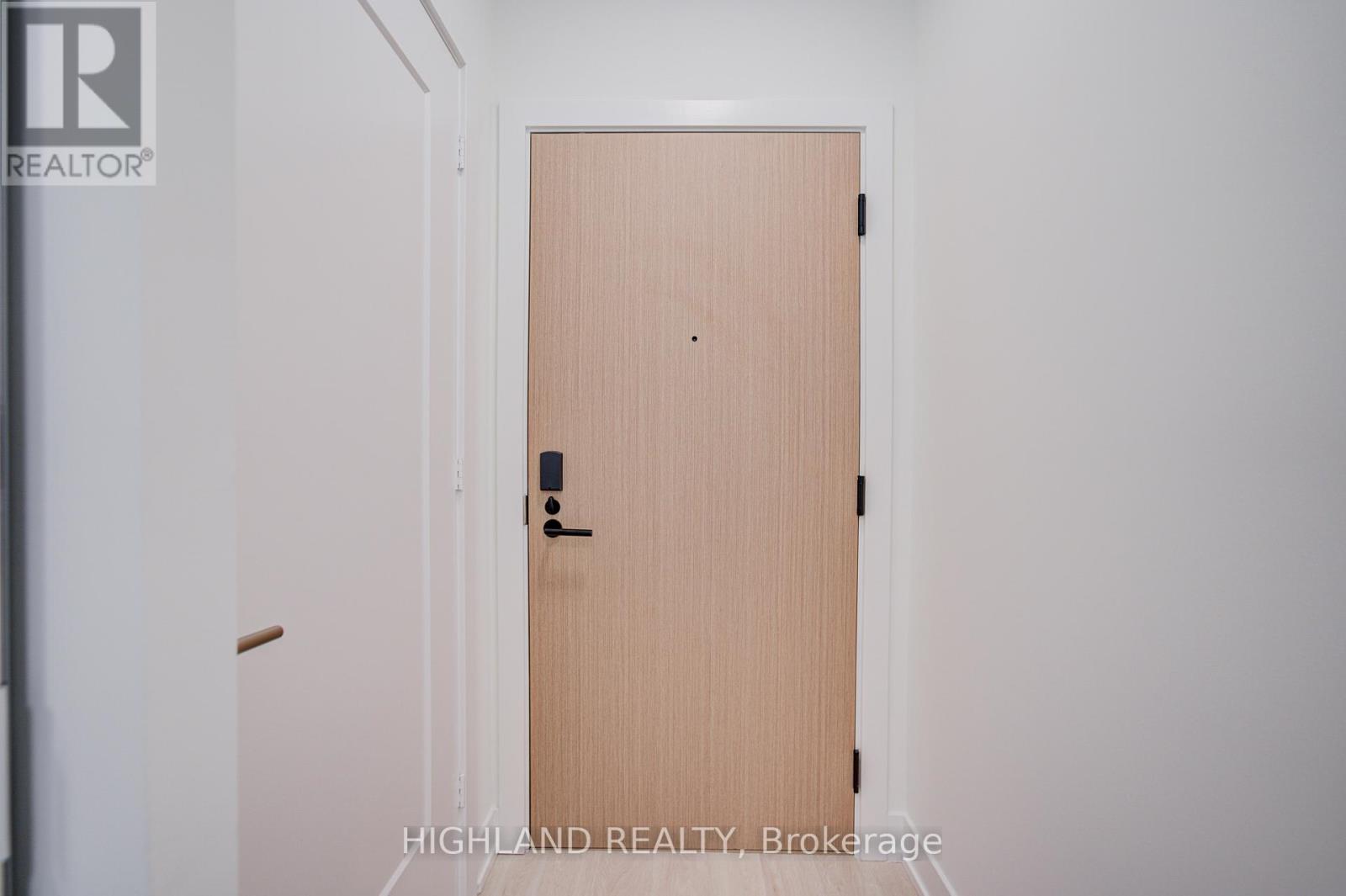 1710 - 60 Central Park Roadway, Toronto, Ontario  M9A 0E6 - Photo 11 - W12956536