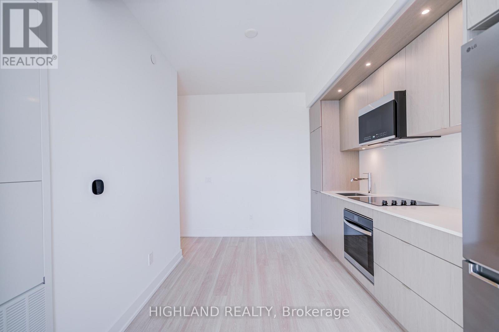 1710 - 60 Central Park Roadway, Toronto, Ontario  M9A 0E6 - Photo 15 - W12956536