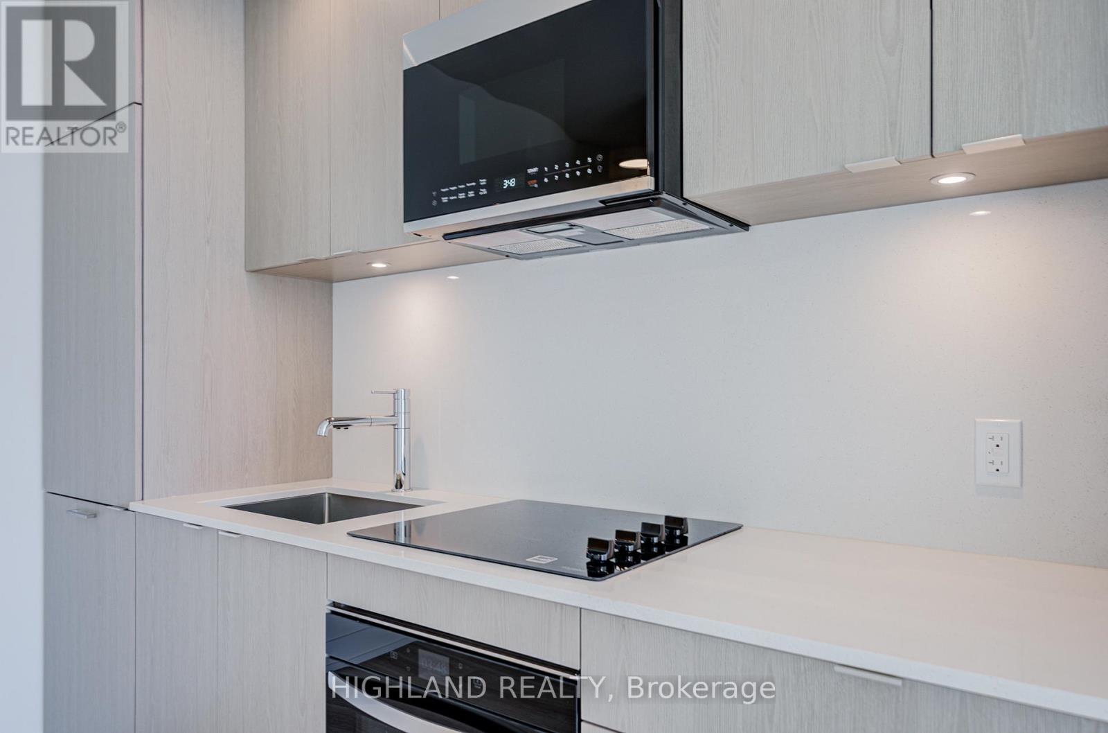 1710 - 60 Central Park Roadway, Toronto, Ontario  M9A 0E6 - Photo 17 - W12956536