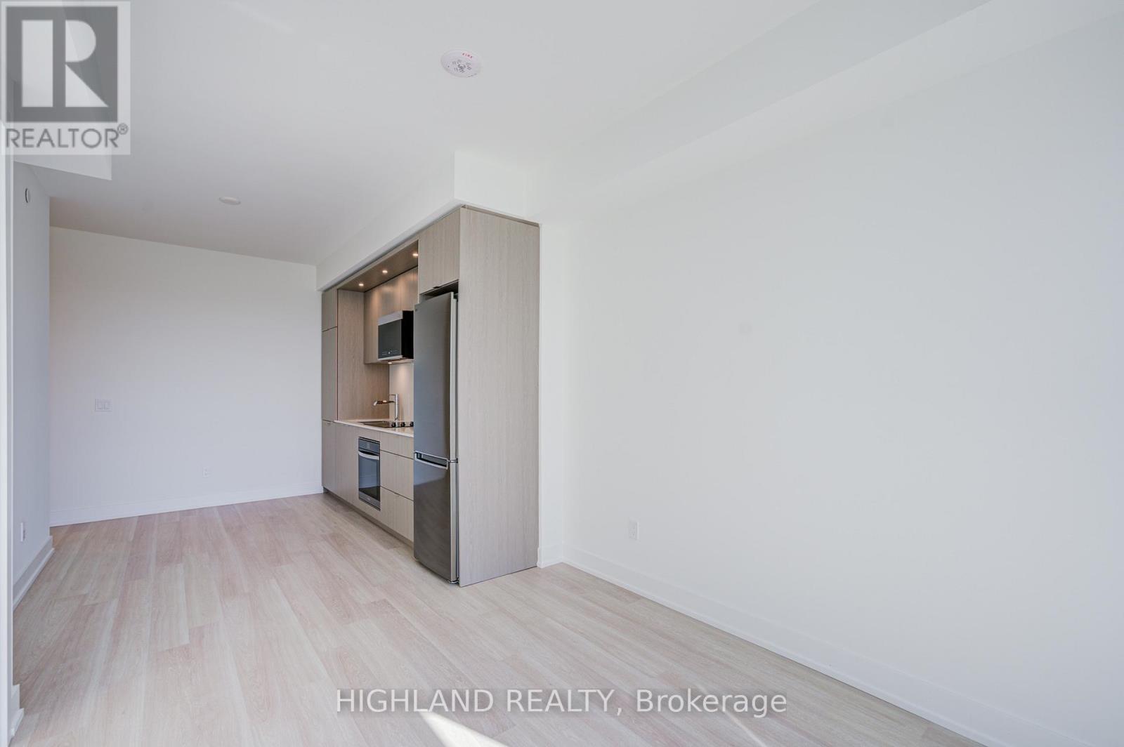 1710 - 60 Central Park Roadway, Toronto, Ontario  M9A 0E6 - Photo 19 - W12956536