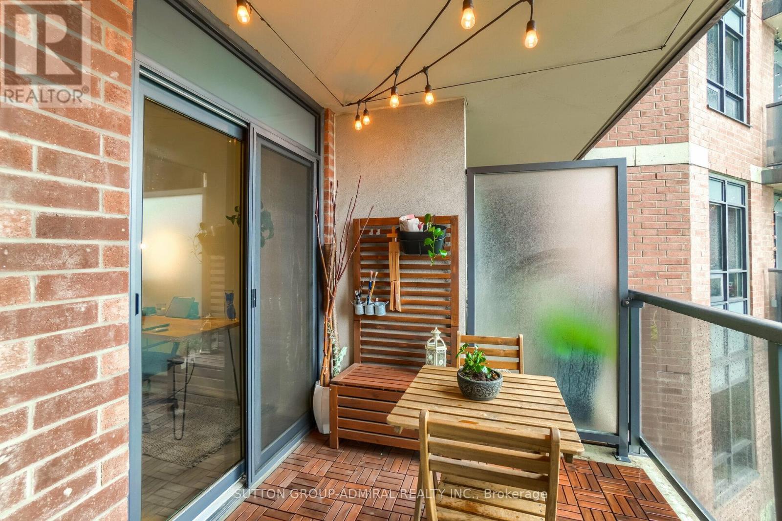 1138 - 60 Heintzman Street, Toronto, Ontario  M6P 5A1 - Photo 6 - W12956544