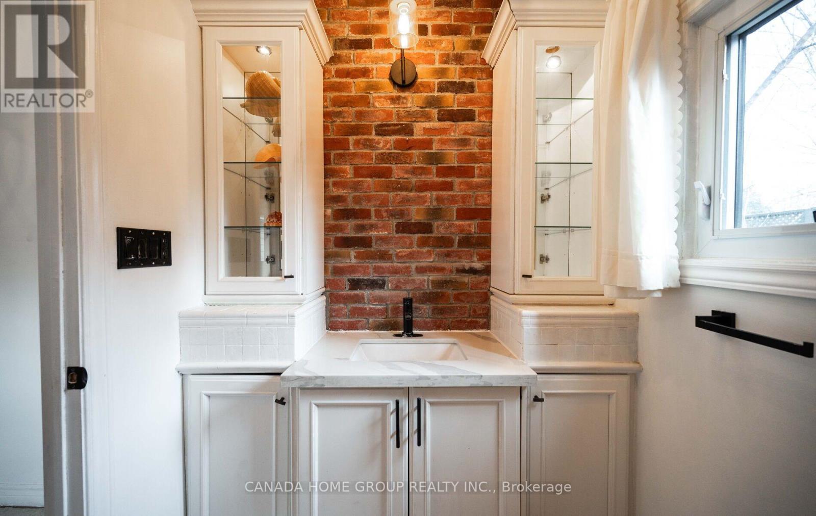 30 Main Street N, Milton, Ontario  L0P 1B0 - Photo 6 - W12956548