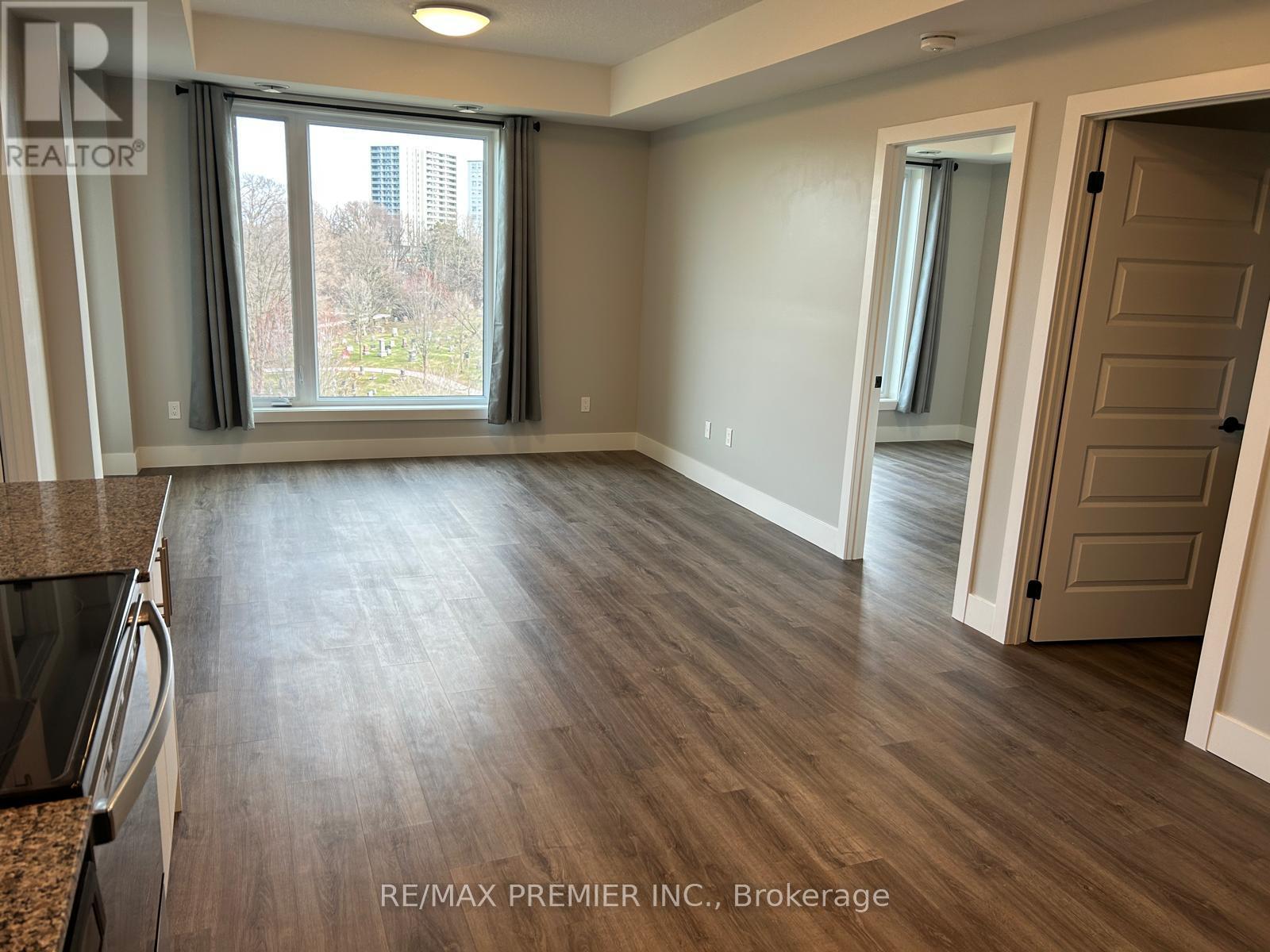 606 - 107 Roger Street, Waterloo, Ontario  N2J 0G3 - Photo 10 - X12608870