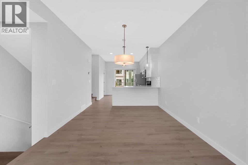 305 Shawnee Square Sw, Calgary, Alberta  T2Y 0W4 - Photo 4 - A2277723