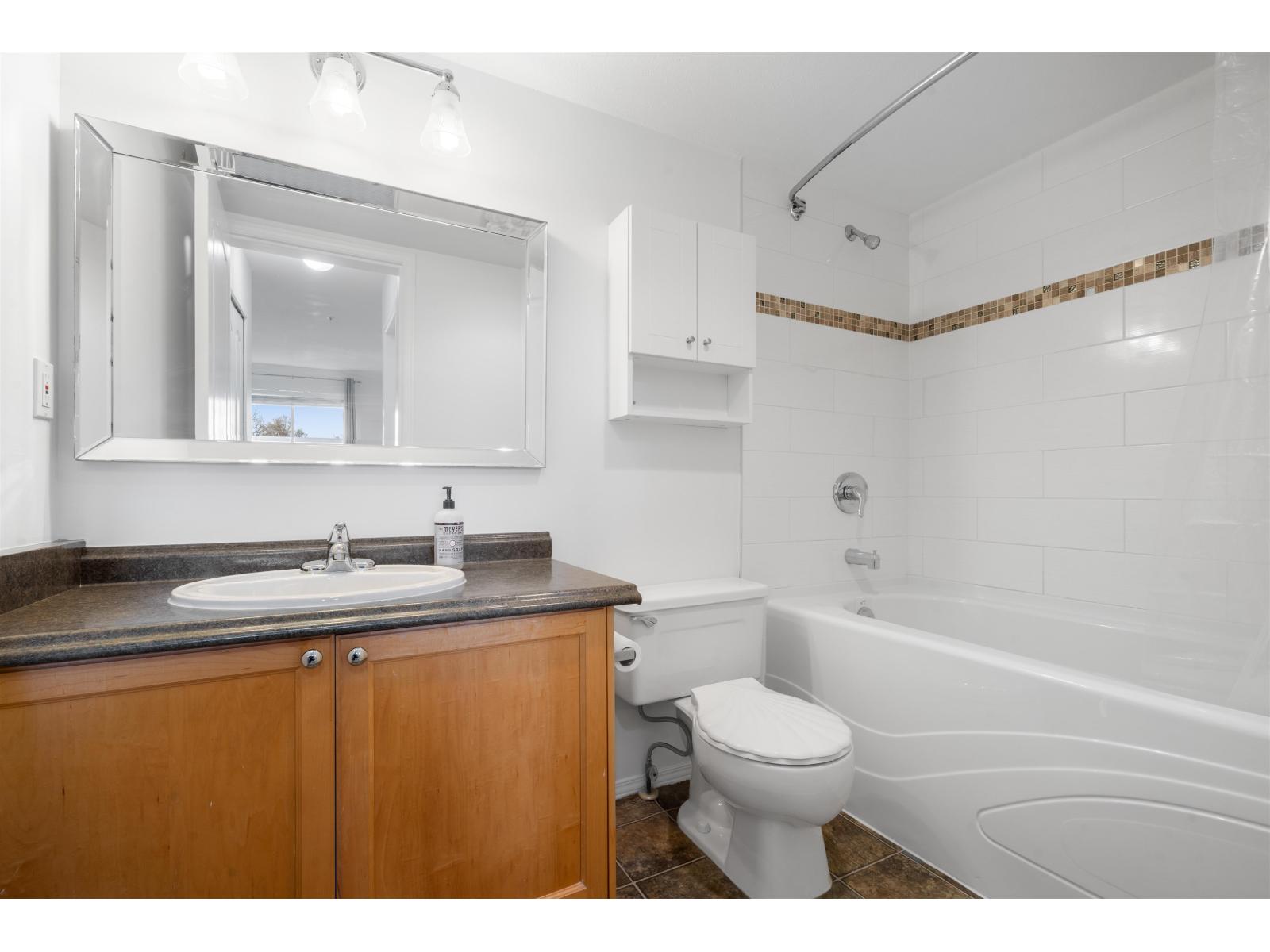 207 5450 208th Street, Langley, British Columbia  V3A 2J9 - Photo 13 - R3104225