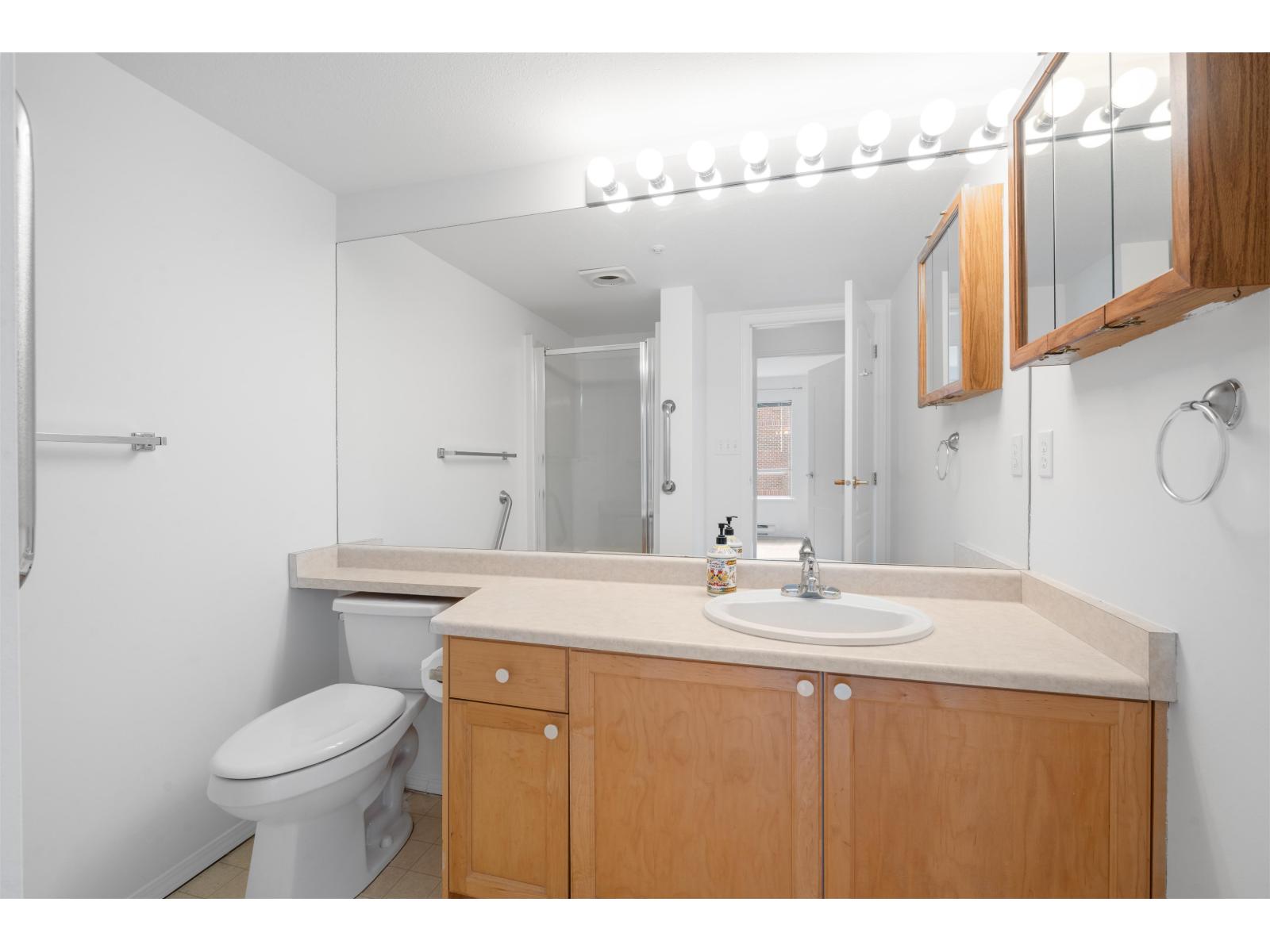 207 5450 208th Street, Langley, British Columbia  V3A 2J9 - Photo 17 - R3104225