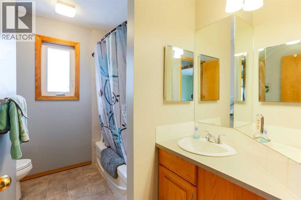 1118 Maple Avenue, Crossfield, Alberta  T0M 0S0 - Photo 17 - A2289574