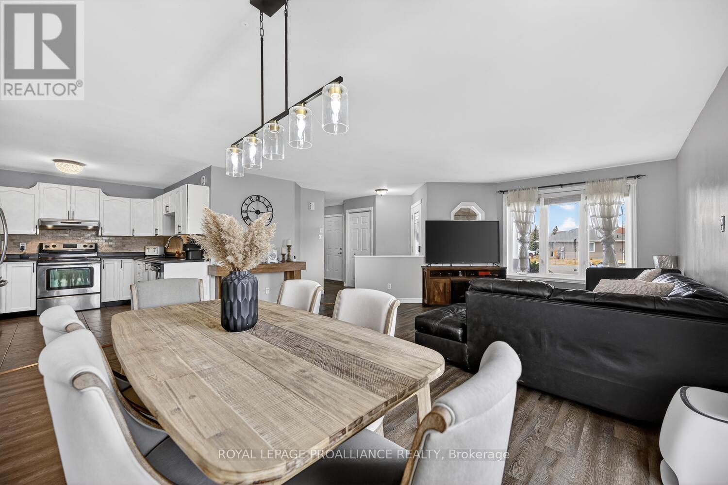 5500 Meadowbrook Drive, South Dundas, Ontario  K0E 1K0 - Photo 13 - X12956556