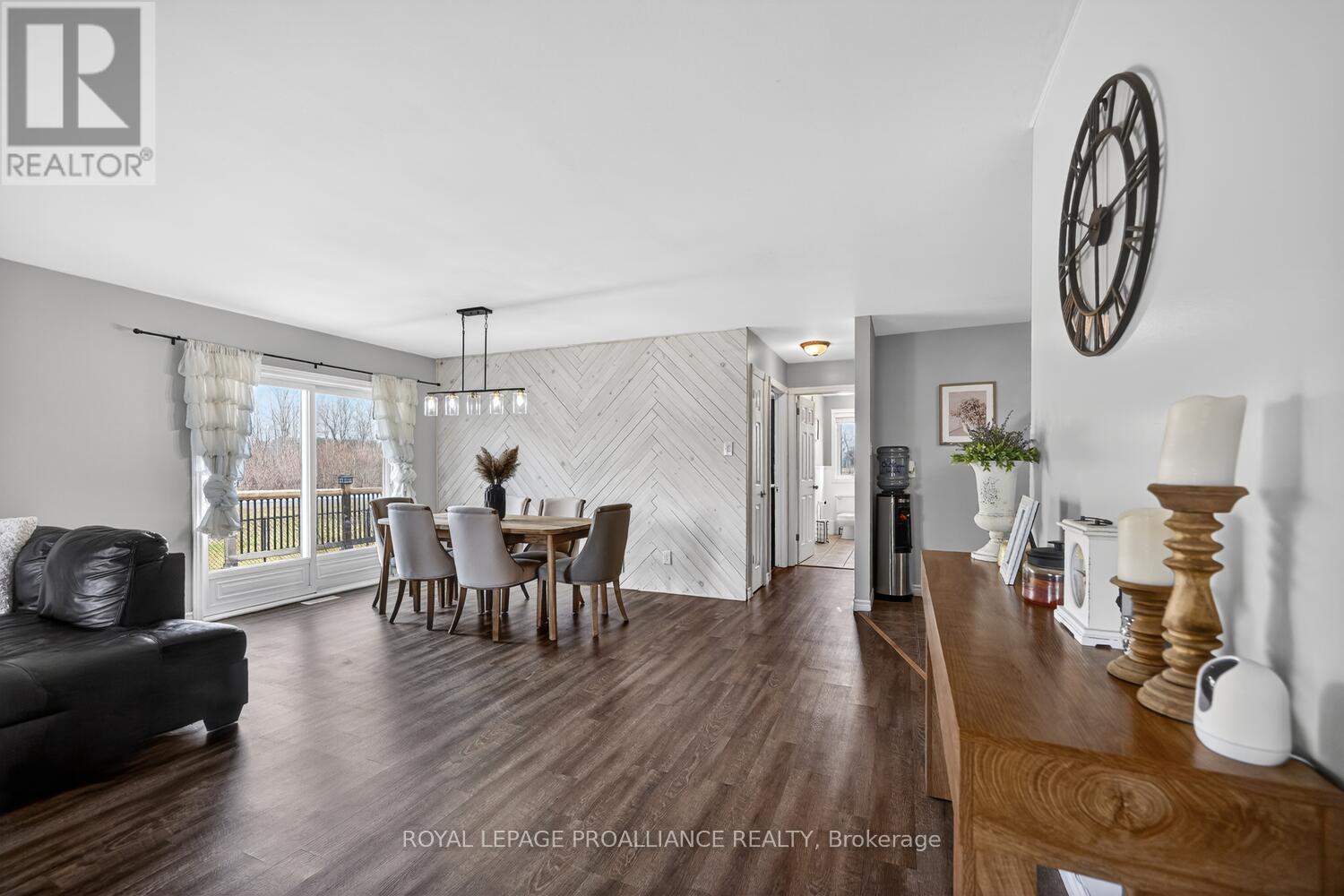 5500 Meadowbrook Drive, South Dundas, Ontario  K0E 1K0 - Photo 7 - X12956556