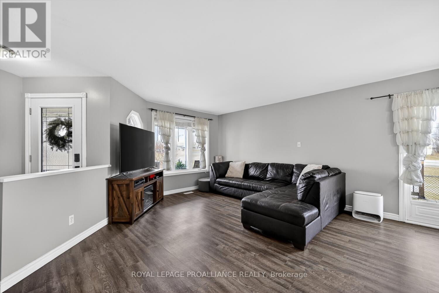 5500 Meadowbrook Drive, South Dundas, Ontario  K0E 1K0 - Photo 8 - X12956556