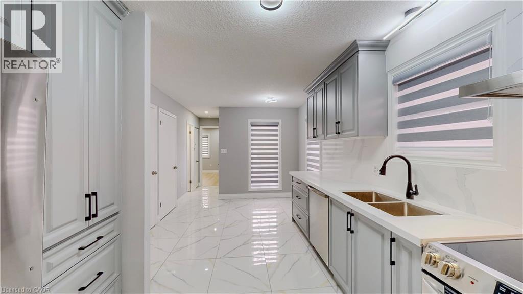 133 Wake Robin Drive, Kitchener, Ontario  N2E 3L6 - Photo 12 - 40817600