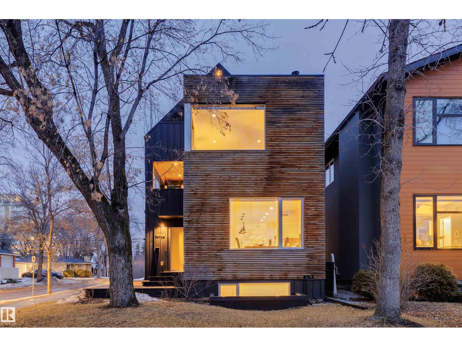 10958 80 AV NW, Edmonton, Alberta