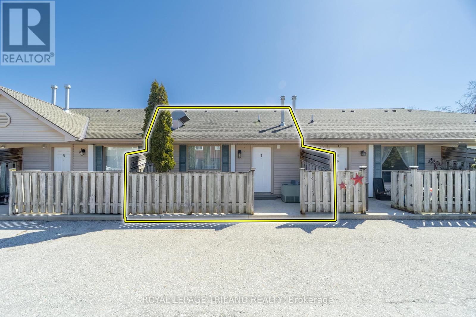 7 - 8 Oak Street, Lambton Shores, Ontario  N0M 1T0 - Photo 10 - X12956574