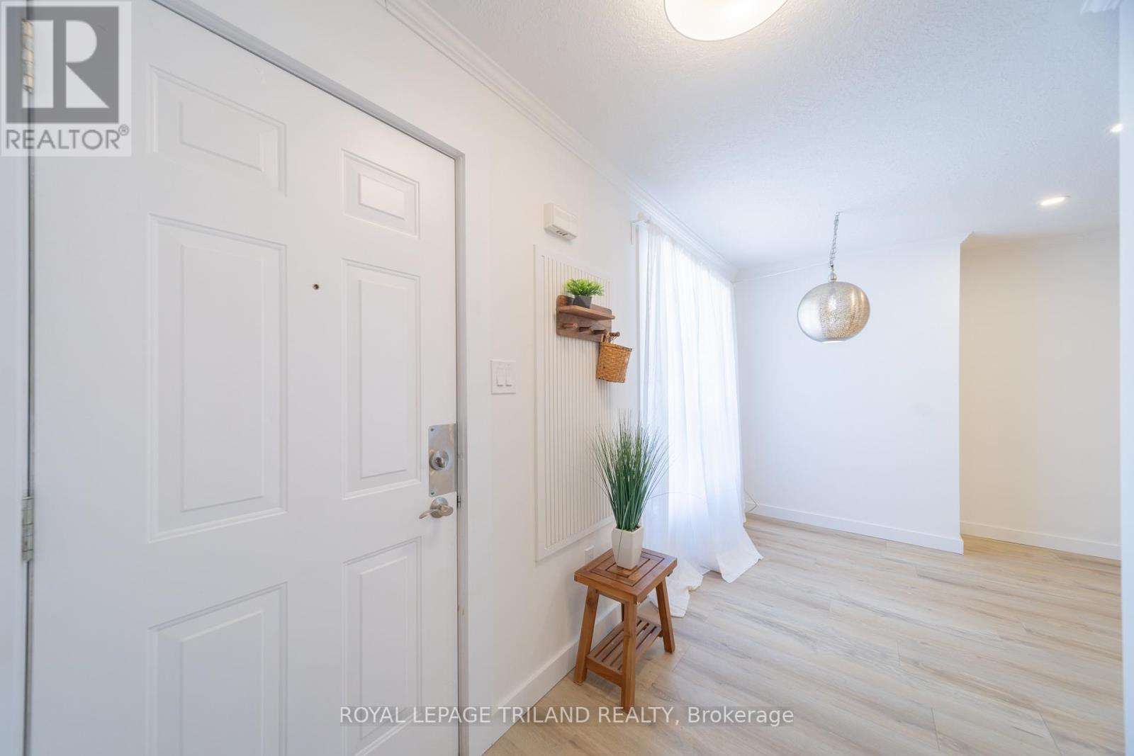 7 - 8 Oak Street, Lambton Shores, Ontario  N0M 1T0 - Photo 14 - X12956574