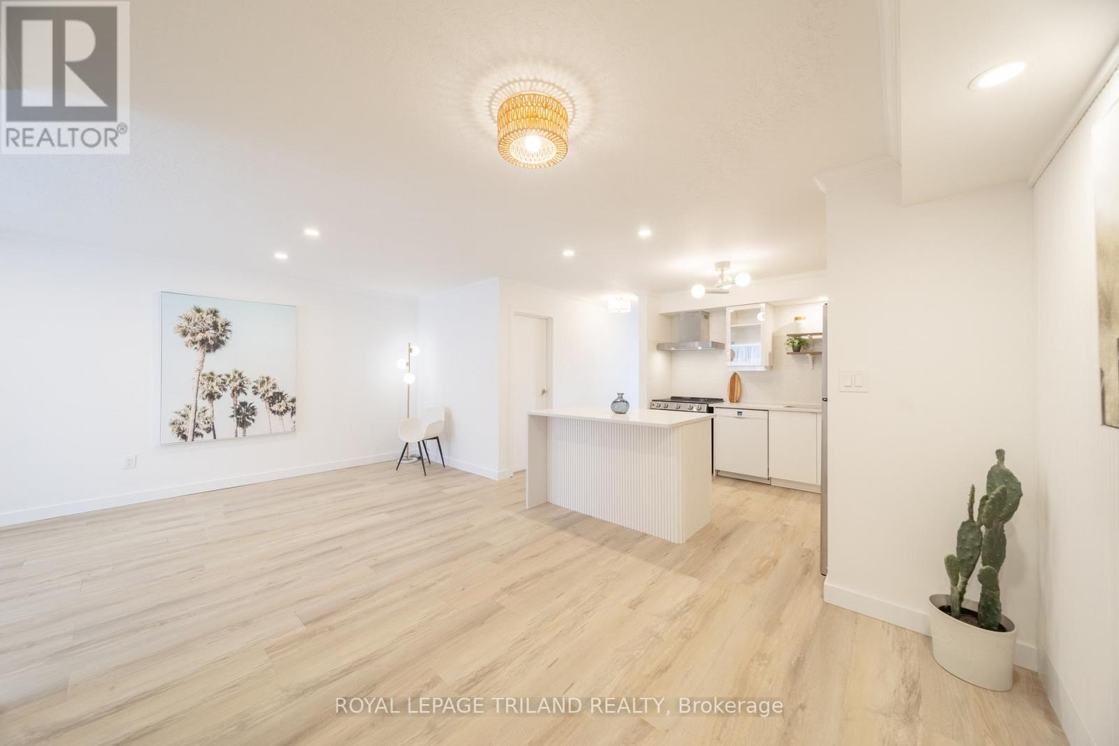 7 - 8 Oak Street, Lambton Shores, Ontario  N0M 1T0 - Photo 18 - X12956574