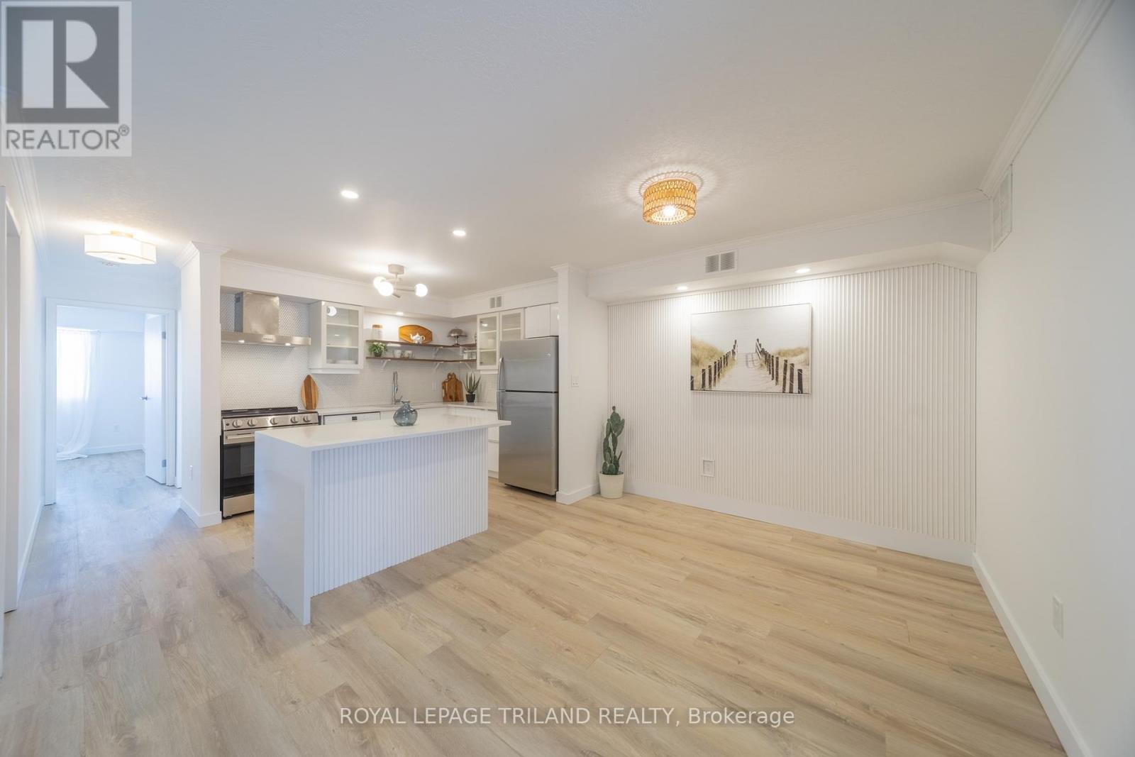 7 - 8 Oak Street, Lambton Shores, Ontario  N0M 1T0 - Photo 20 - X12956574