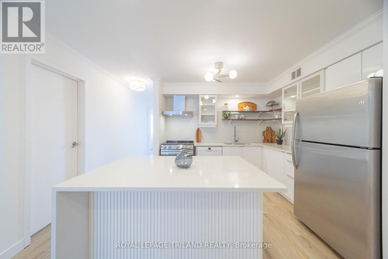 7 - 8 Oak Street, Lambton Shores, Ontario  N0M 1T0 - Photo 28 - X12956574