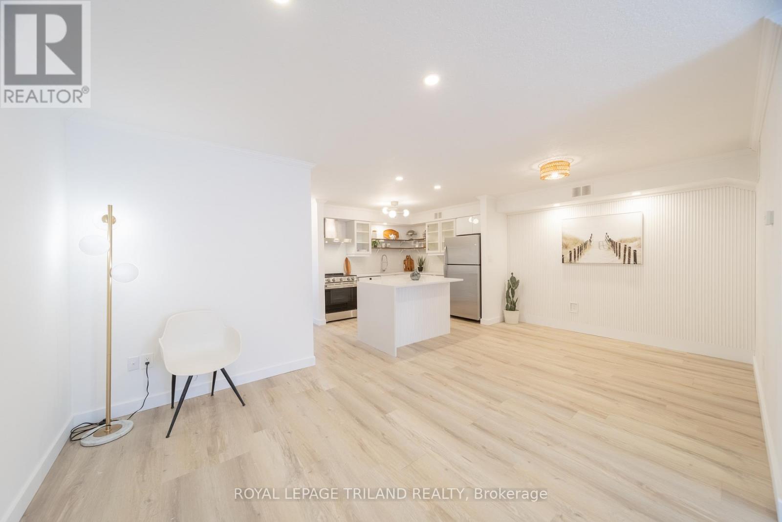 7 - 8 Oak Street, Lambton Shores, Ontario  N0M 1T0 - Photo 29 - X12956574