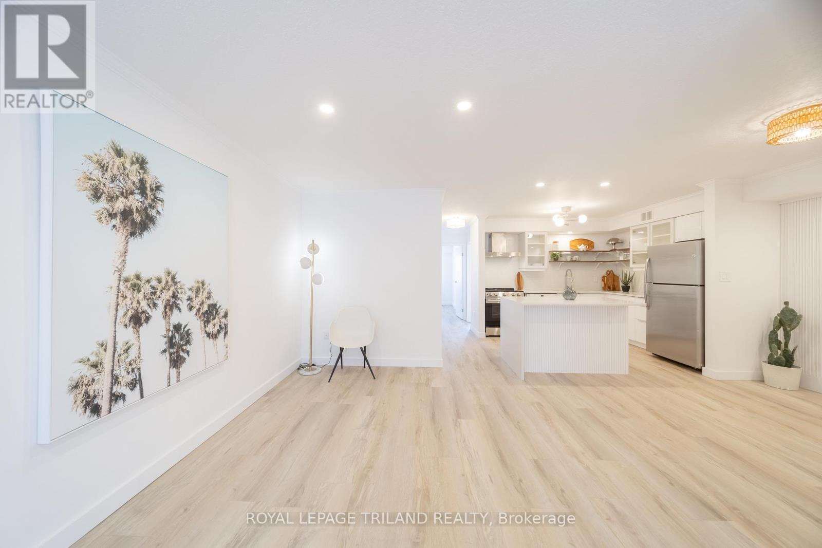 7 - 8 Oak Street, Lambton Shores, Ontario  N0M 1T0 - Photo 32 - X12956574