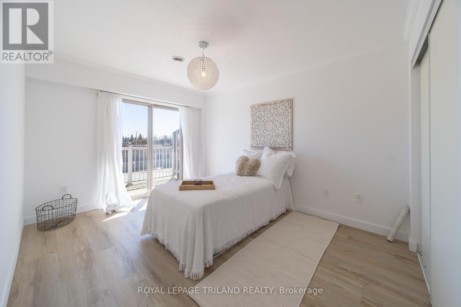 7 - 8 Oak Street, Lambton Shores, Ontario  N0M 1T0 - Photo 35 - X12956574