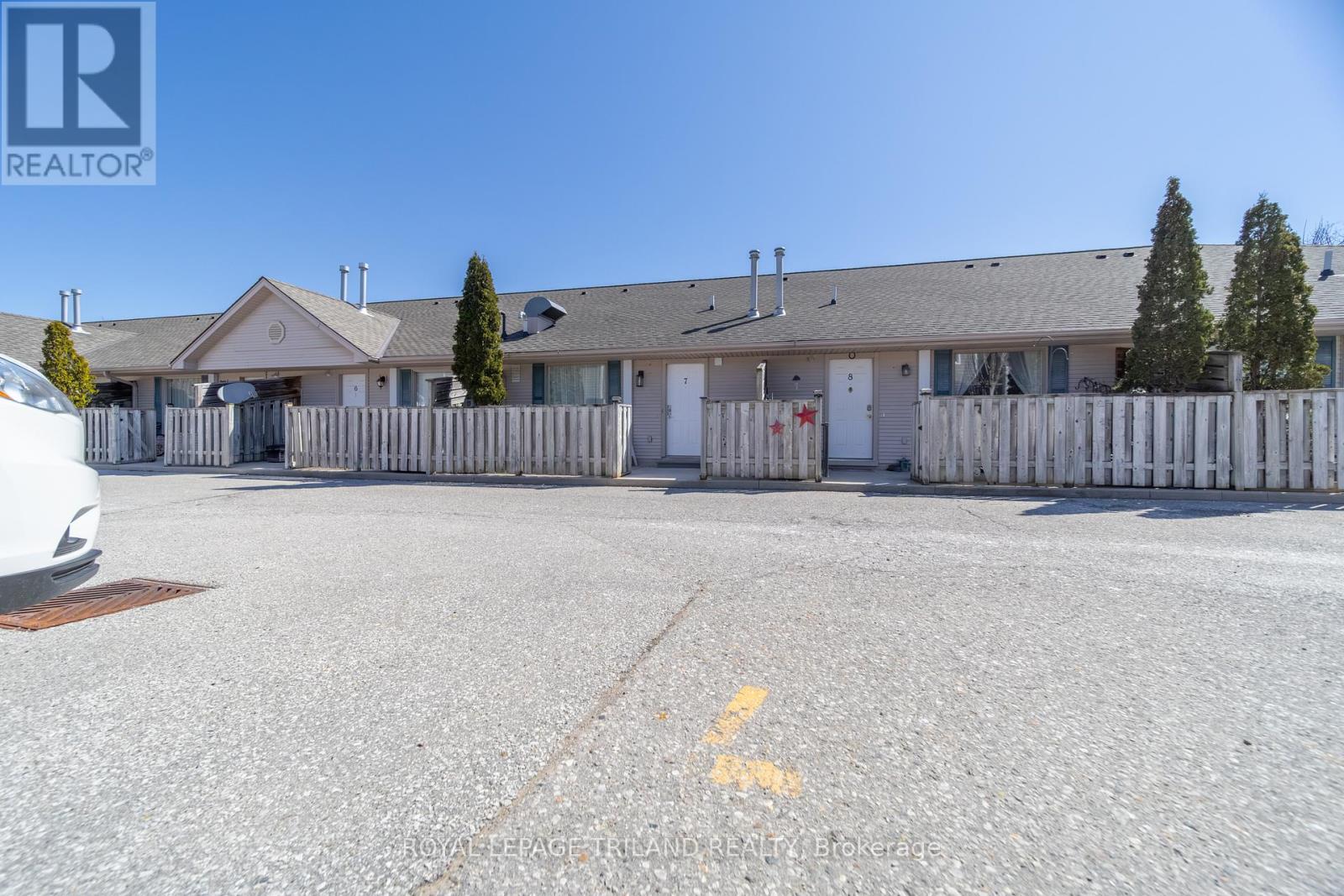 7 - 8 Oak Street, Lambton Shores, Ontario  N0M 1T0 - Photo 43 - X12956574