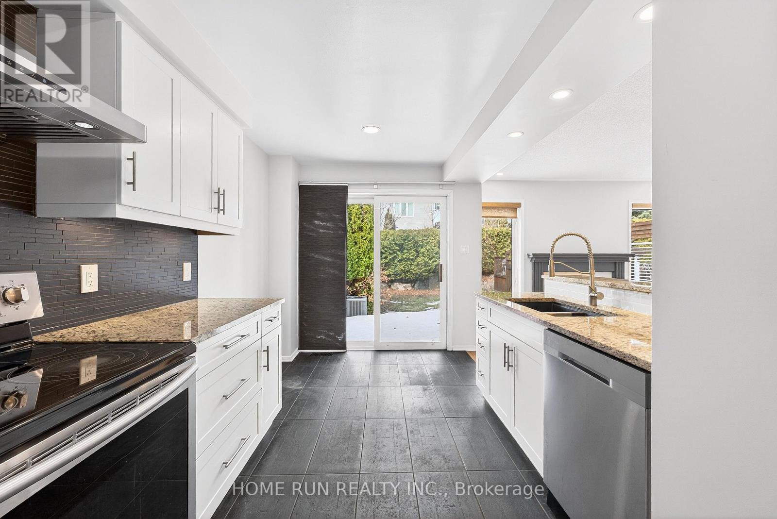 80 Goldridge Drive, Ottawa, Ontario  K2T 1E9 - Photo 13 - X12956558