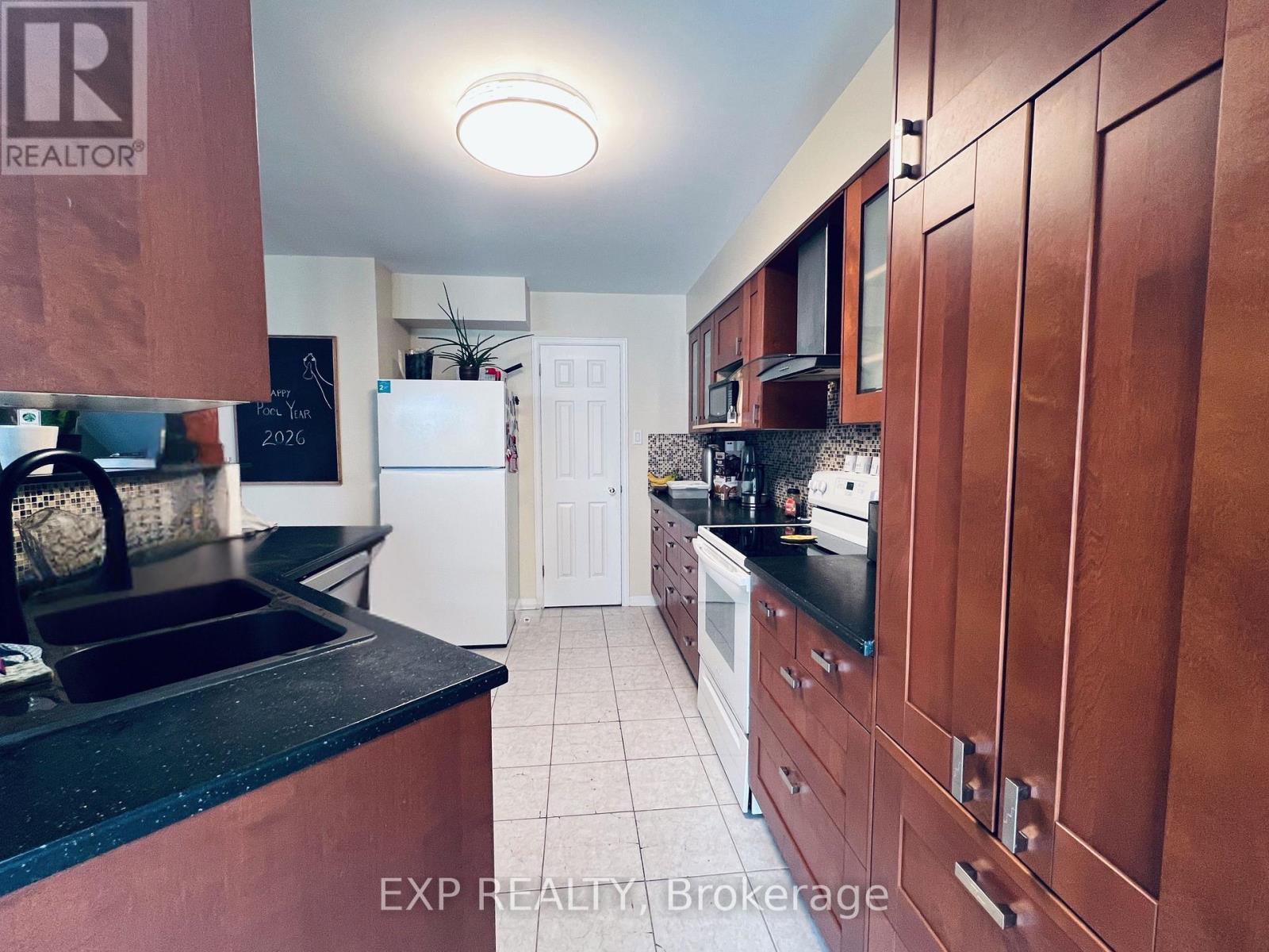 1741 Jobin Crescent, Ottawa, Ontario  K1J 1C4 - Photo 3 - X12956572