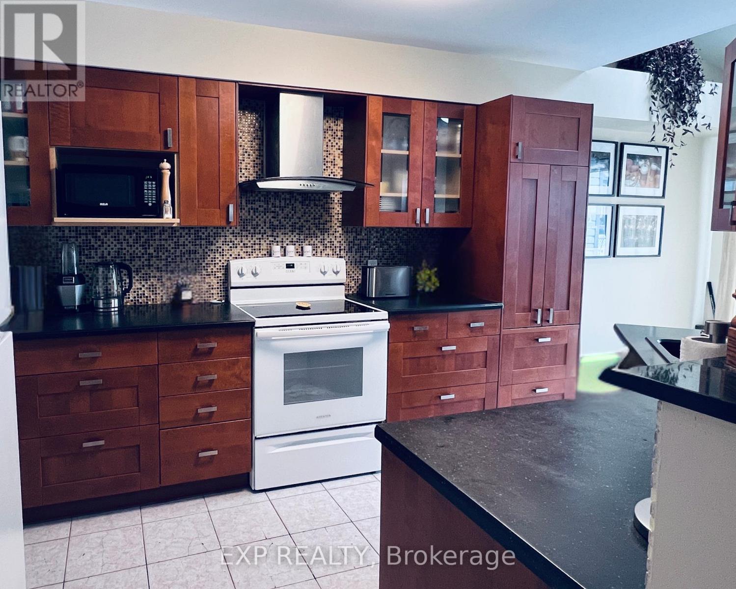 1741 Jobin Crescent, Ottawa, Ontario  K1J 1C4 - Photo 4 - X12956572