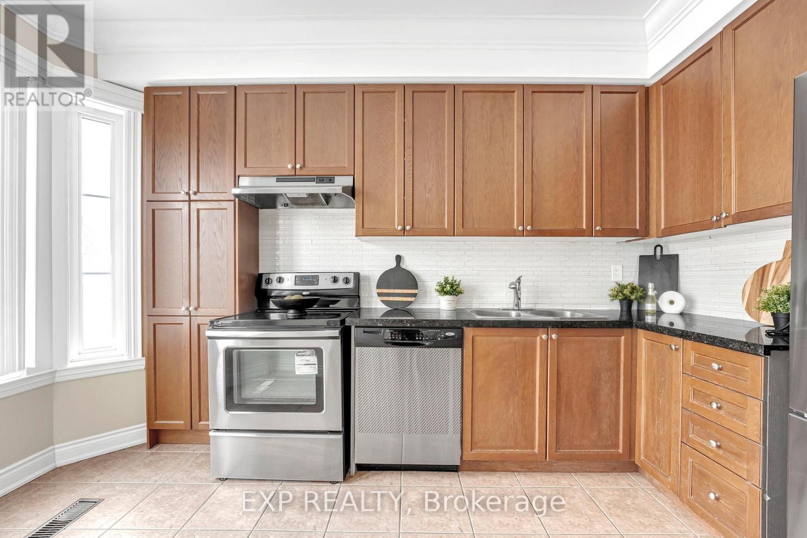 142 HALL STREET, Richmond Hill, Ontario