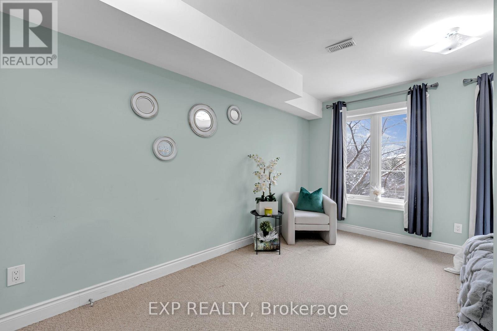 142 Hall Street, Richmond Hill, Ontario  L4C 4N8 - Photo 20 - N12956554