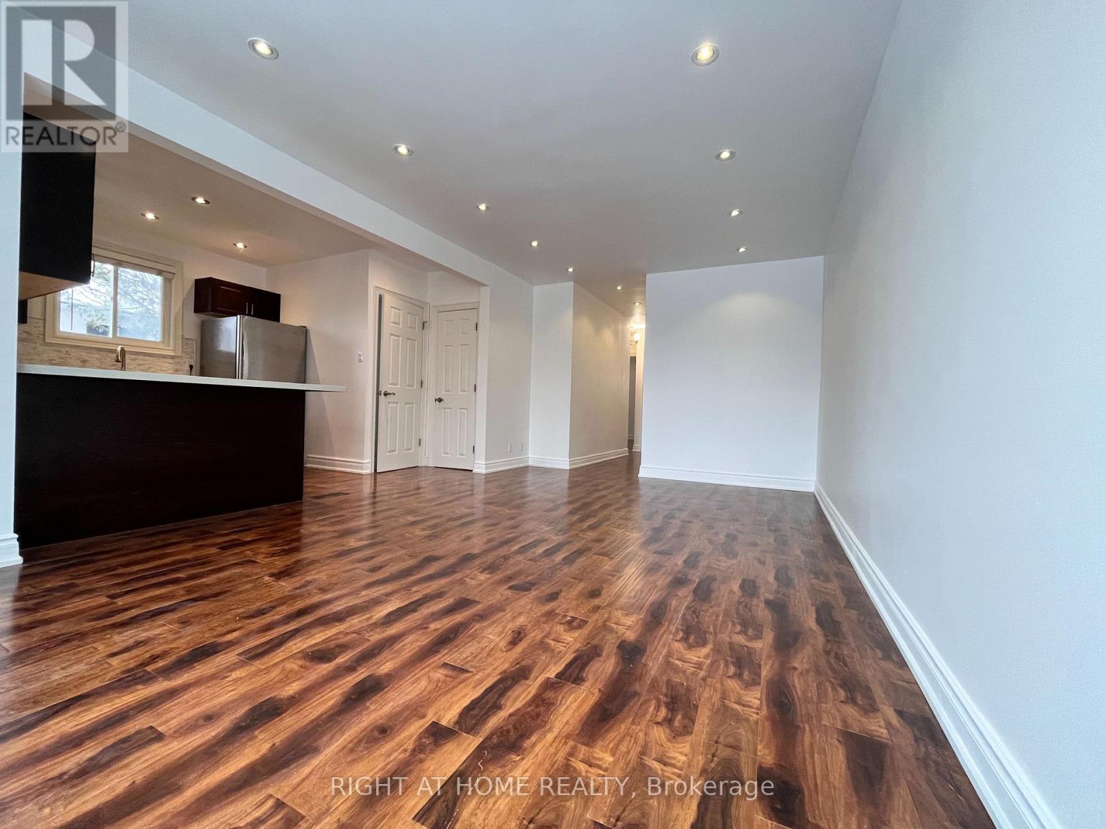 Upper - 195 Taylor Mills Drive N, Richmond Hill, Ontario  L4C 2T5 - Photo 4 - N12956564