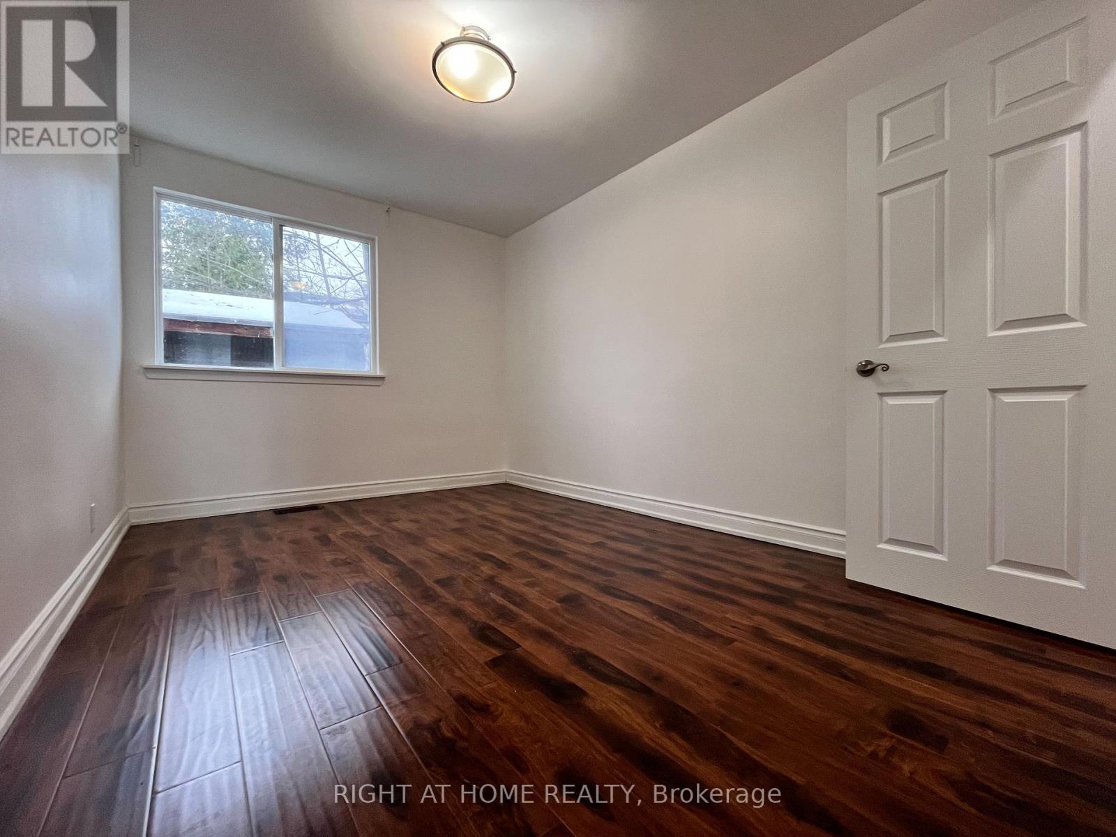 Upper - 195 Taylor Mills Drive N, Richmond Hill, Ontario  L4C 2T5 - Photo 7 - N12956564