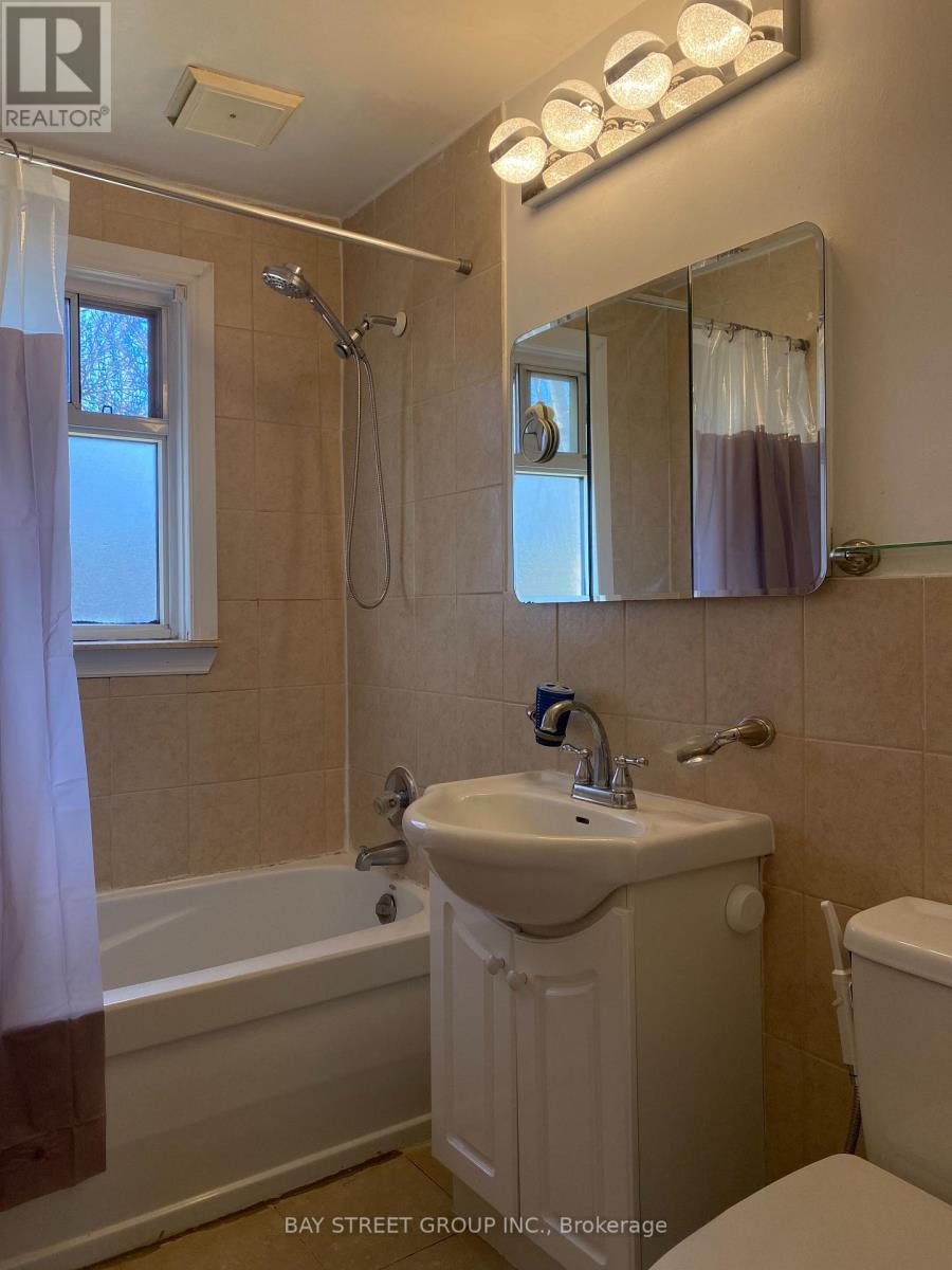 Main - 93 Cartier Crescent, Richmond Hill, Ontario  L4C 2N3 - Photo 14 - N12745904