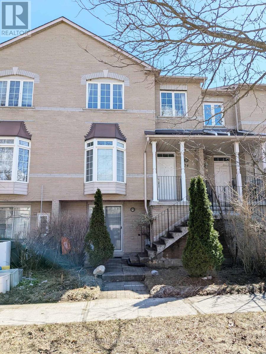 74 Sunway Square, Markham, Ontario  L3P 7X5 - Photo 2 - N12955456