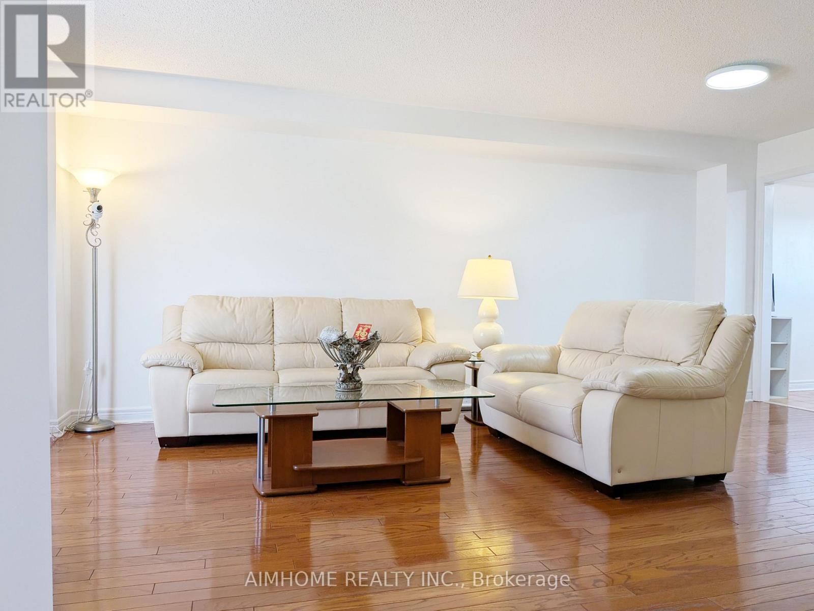 74 Sunway Square, Markham, Ontario  L3P 7X5 - Photo 6 - N12955456