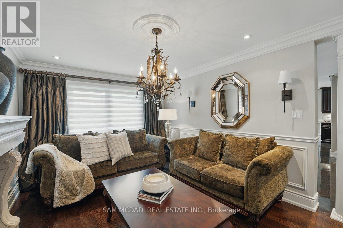 215 Anastasia Terrace, Mississauga, Ontario  L5B 3A5 - Photo 7 - W12956566