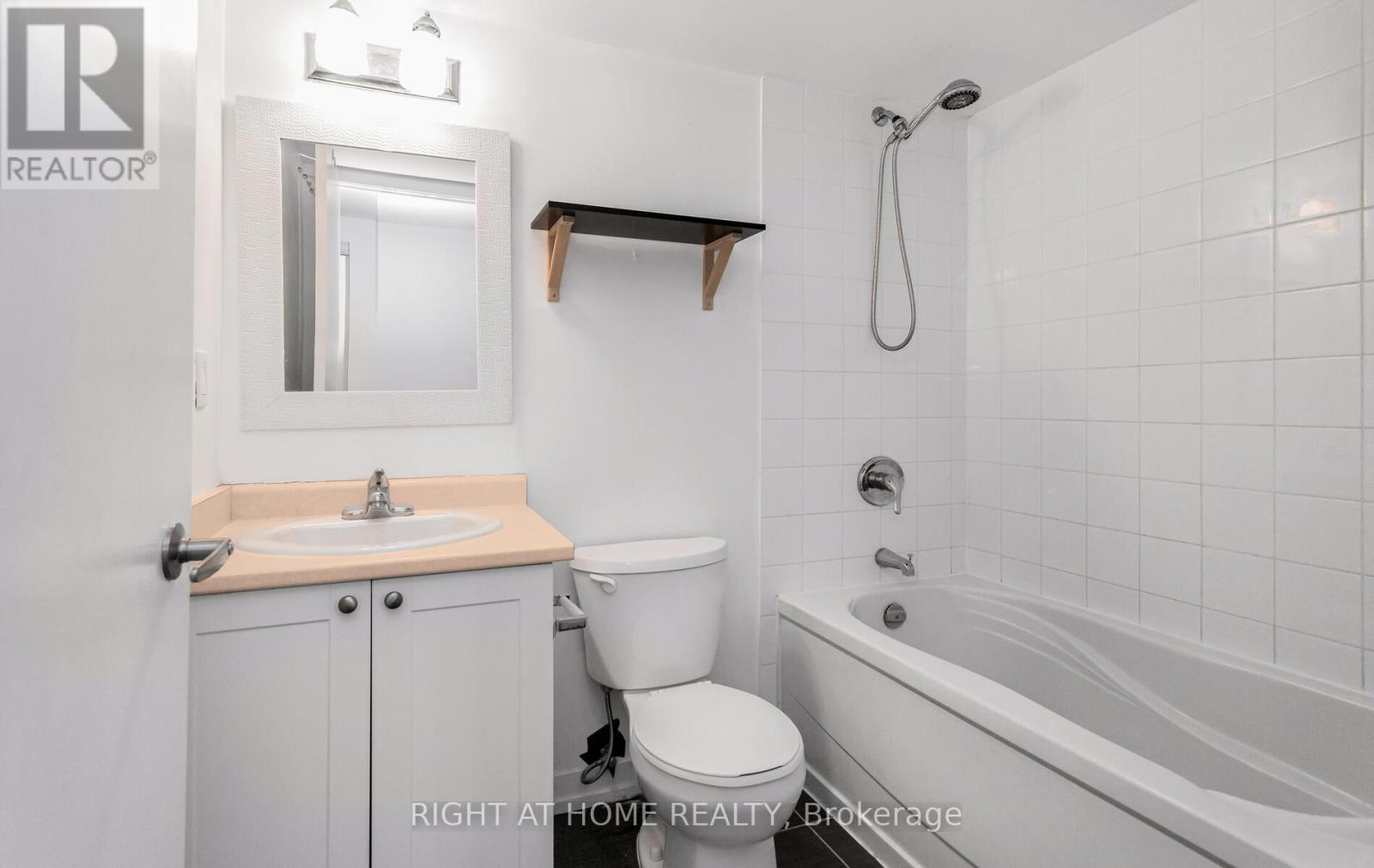 1115 - 812 Lansdowne Avenue, Toronto, Ontario  M6H 4K5 - Photo 14 - W12956570