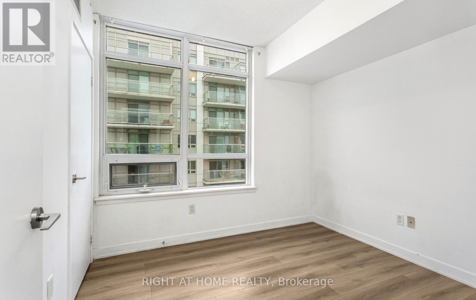 1115 - 812 Lansdowne Avenue, Toronto, Ontario  M6H 4K5 - Photo 18 - W12956570