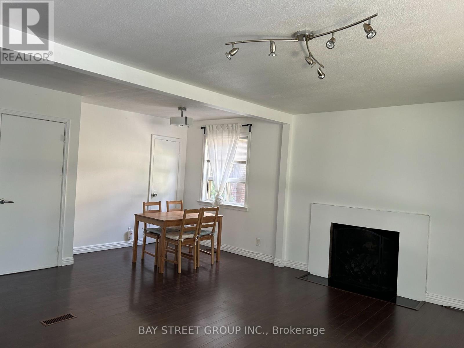 Main - 93 Cartier Crescent, Richmond Hill, Ontario  L4C 2N3 - Photo 7 - N12745904